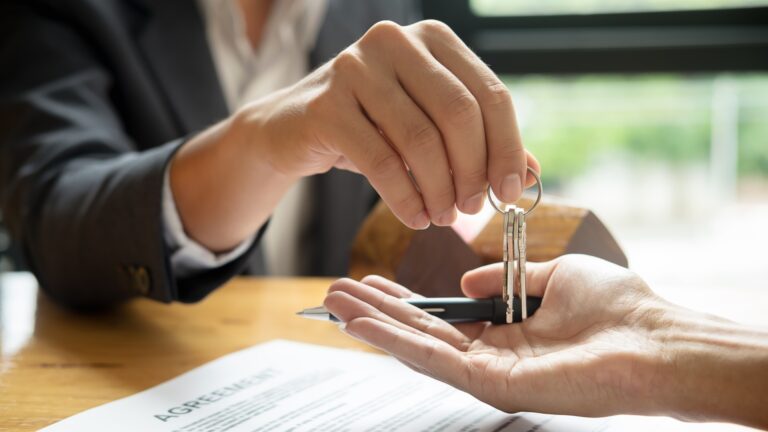 cession du local commercial à une SCI