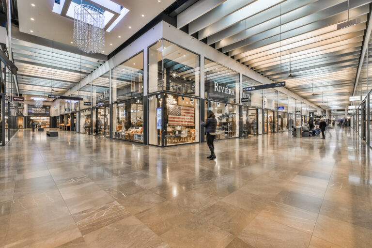 Local commercial dans une galerie commerciale