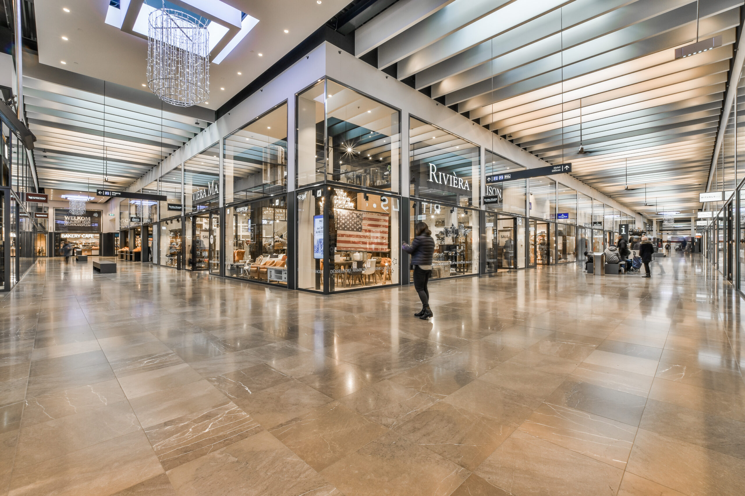 Local commercial dans une galerie commerciale